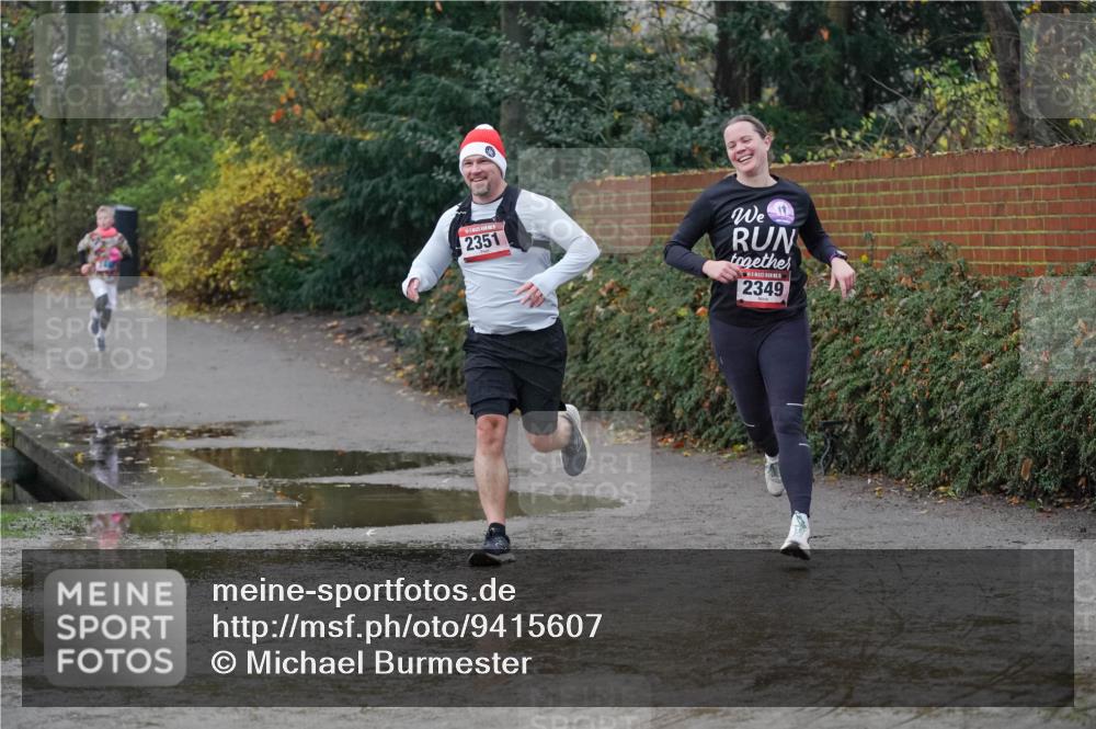 07.12.2025 - St. Pauli X-Mass-Run No. 15 Michael Burmester http://msf.ph/oto/9415607 07.12.2025 10:19:55 Laufen 2351, 2349 meine-sportfotos.de