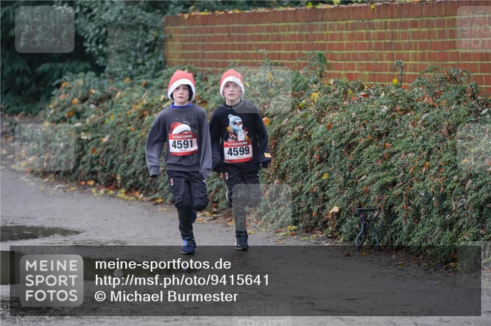 07.12.2025 - St. Pauli X-Mass-Run No. 15 Michael Burmester http://msf.ph/oto/9415641 07.12.2025 10:20:20 Laufen 15, 4591, 4599 meine-sportfotos.de