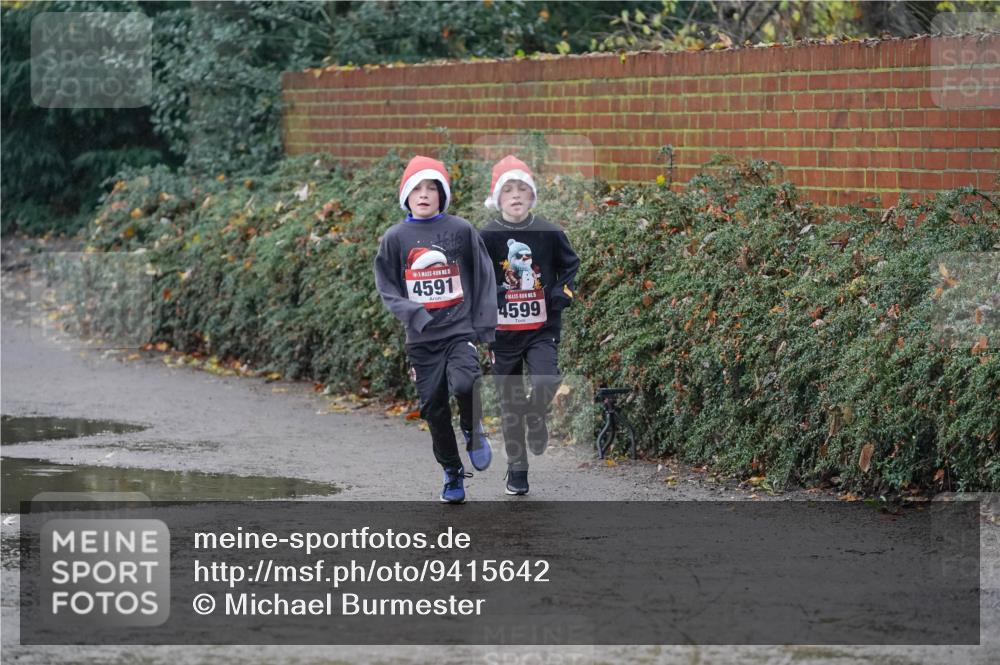 07.12.2025 - St. Pauli X-Mass-Run No. 15 Michael Burmester http://msf.ph/oto/9415642 07.12.2025 10:20:21 Laufen 4591, 4599 meine-sportfotos.de