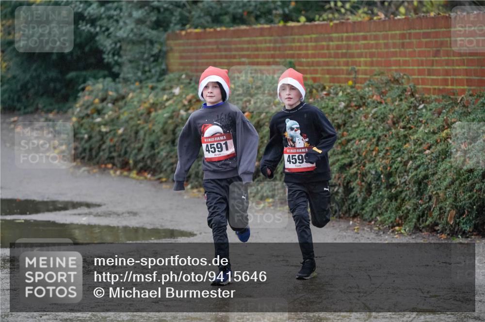 07.12.2025 - St. Pauli X-Mass-Run No. 15 Michael Burmester http://msf.ph/oto/9415646 07.12.2025 10:20:22 Laufen 15, 4591, 15, 4599 meine-sportfotos.de