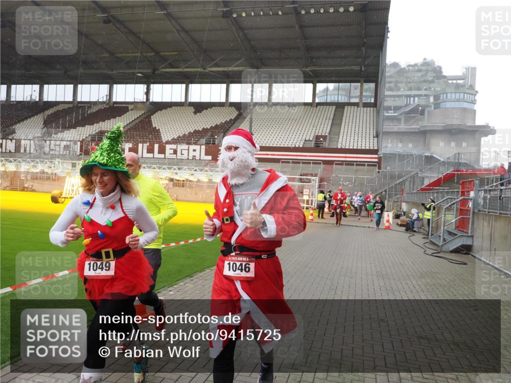 07.12.2025 - St. Pauli X-Mass-Run No. 15 Fabian Wolf http://msf.ph/oto/9415725 07.12.2025 11:05:41 Ziel 199, 831, 932, 1046, 1049, 1092, 1196, 1840, 1841, 2006, 2254, 2884 meine-sportfotos.de
