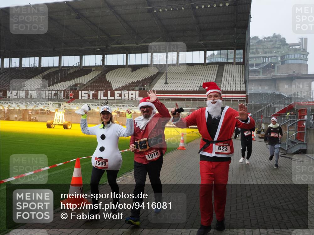 07.12.2025 - St. Pauli X-Mass-Run No. 15 Fabian Wolf http://msf.ph/oto/9416081 07.12.2025 11:07:41 Ziel 77, 273, 315, 332, 377, 389, 397, 623, 1235, 1509, 1812, 1824, 1866, 1910, 2693 meine-sportfotos.de