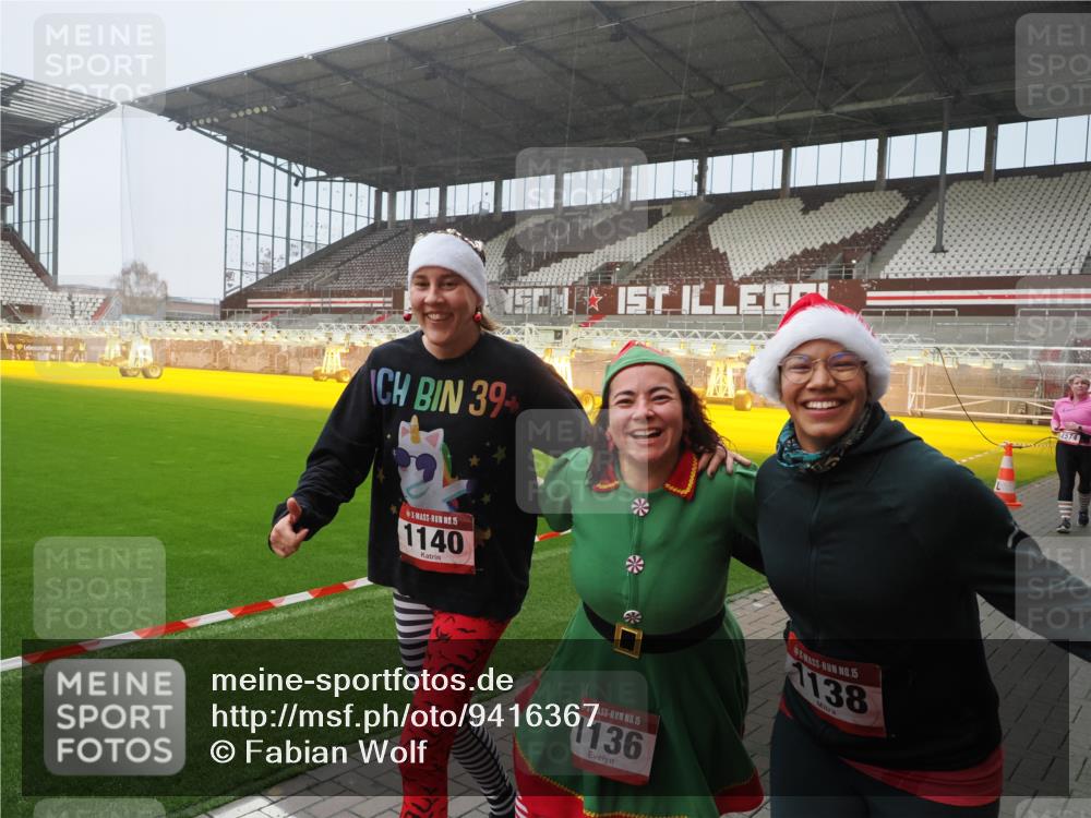 07.12.2025 - St. Pauli X-Mass-Run No. 15 Fabian Wolf http://msf.ph/oto/9416367 07.12.2025 11:09:09 Ziel 44, 51, 335, 338, 341, 495, 496, 558, 619, 1136, 1138, 1140, 1205, 1211, 1260, 1502, 1511, 1574 meine-sportfotos.de