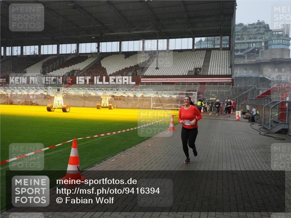 07.12.2025 - St. Pauli X-Mass-Run No. 15 Fabian Wolf http://msf.ph/oto/9416394 07.12.2025 11:09:19 Ziel 44, 51, 558, 1110, 1260, 1477, 1574, 1641 meine-sportfotos.de