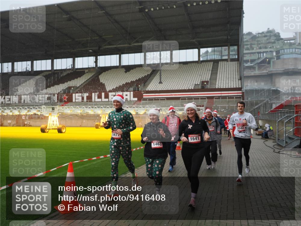 07.12.2025 - St. Pauli X-Mass-Run No. 15 Fabian Wolf http://msf.ph/oto/9416408 07.12.2025 11:09:29 Ziel 59, 66, 266, 330, 971, 1084, 1110, 1463, 1477, 1641, 1851, 1870, 1945, 1974, 2042, 3151, 4190, 4191 meine-sportfotos.de