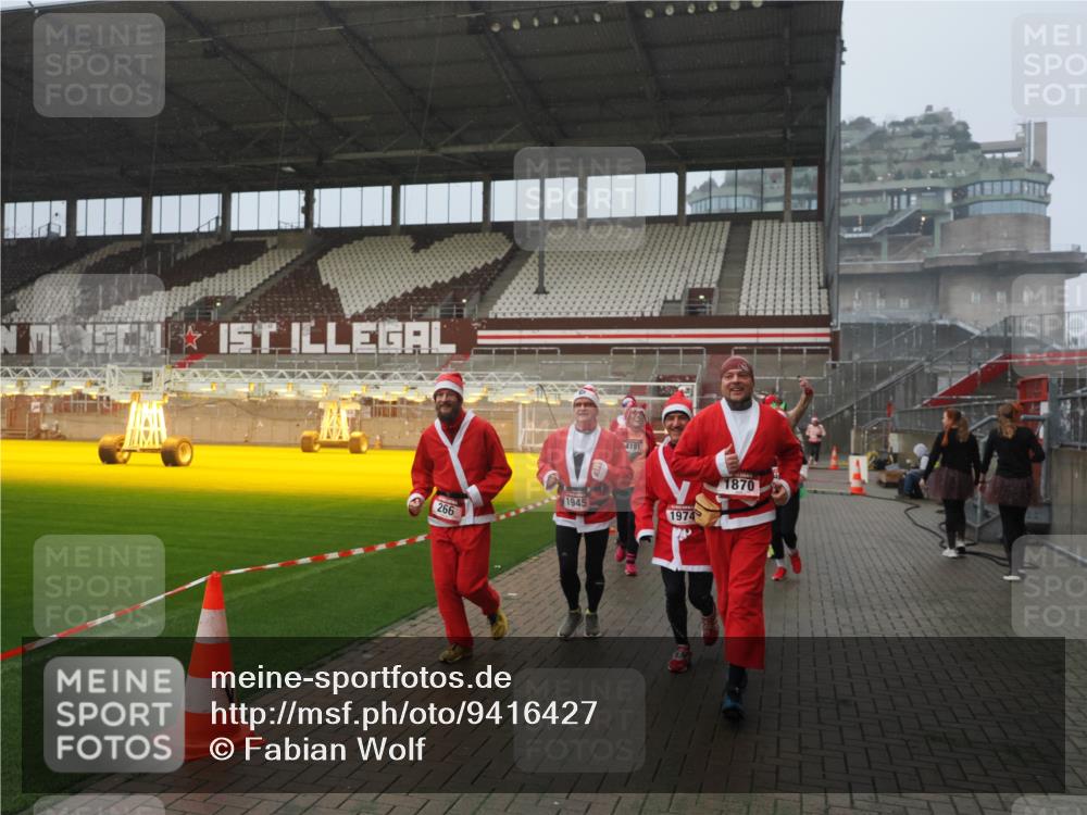 07.12.2025 - St. Pauli X-Mass-Run No. 15 Fabian Wolf http://msf.ph/oto/9416427 07.12.2025 11:09:34 Ziel 59, 66, 266, 330, 971, 1084, 1463, 1477, 1579, 1582, 1641, 1851, 1870, 1945, 1974, 2042, 3151, 4190, 4191 meine-sportfotos.de