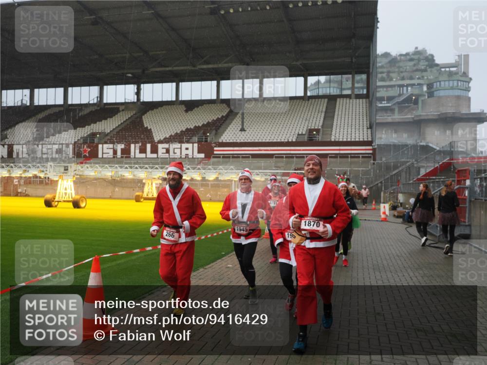 07.12.2025 - St. Pauli X-Mass-Run No. 15 Fabian Wolf http://msf.ph/oto/9416429 07.12.2025 11:09:35 Ziel 59, 66, 266, 330, 971, 1084, 1463, 1477, 1579, 1582, 1641, 1851, 1870, 1945, 1974, 2042, 3151, 4190, 4191 meine-sportfotos.de