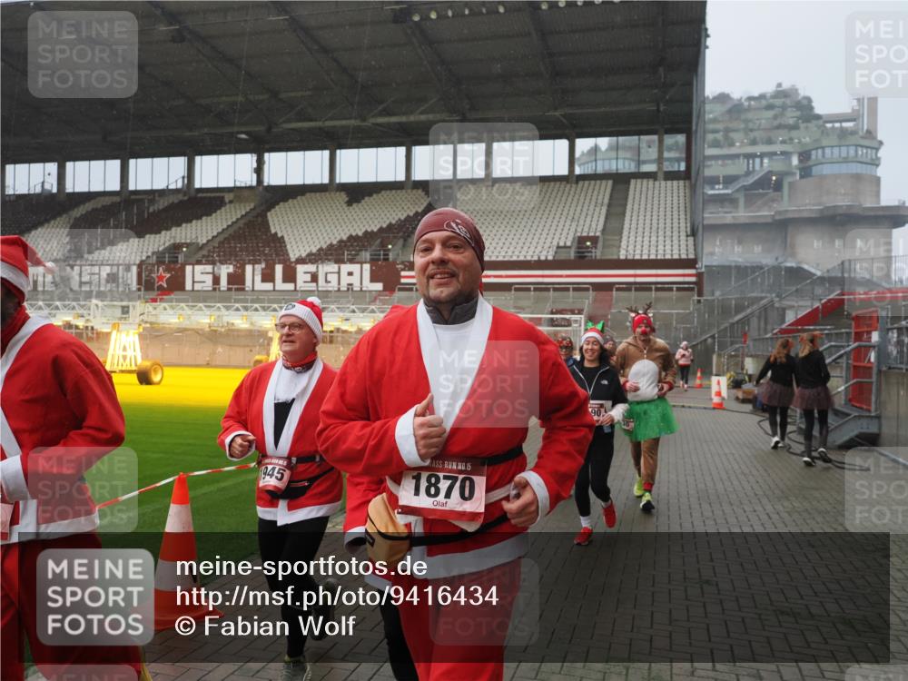 07.12.2025 - St. Pauli X-Mass-Run No. 15 Fabian Wolf http://msf.ph/oto/9416434 07.12.2025 11:09:36 Ziel 59, 66, 266, 330, 971, 1084, 1463, 1477, 1579, 1582, 1641, 1851, 1870, 1945, 1974, 2042, 3151, 4190, 4191 meine-sportfotos.de