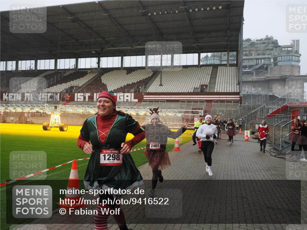 07.12.2025 - St. Pauli X-Mass-Run No. 15 Fabian Wolf http://msf.ph/oto/9416522 07.12.2025 11:10:22 Ziel 42, 53, 980, 1298, 1299, 1398, 1694, 1697, 1739, 1740, 2371 meine-sportfotos.de