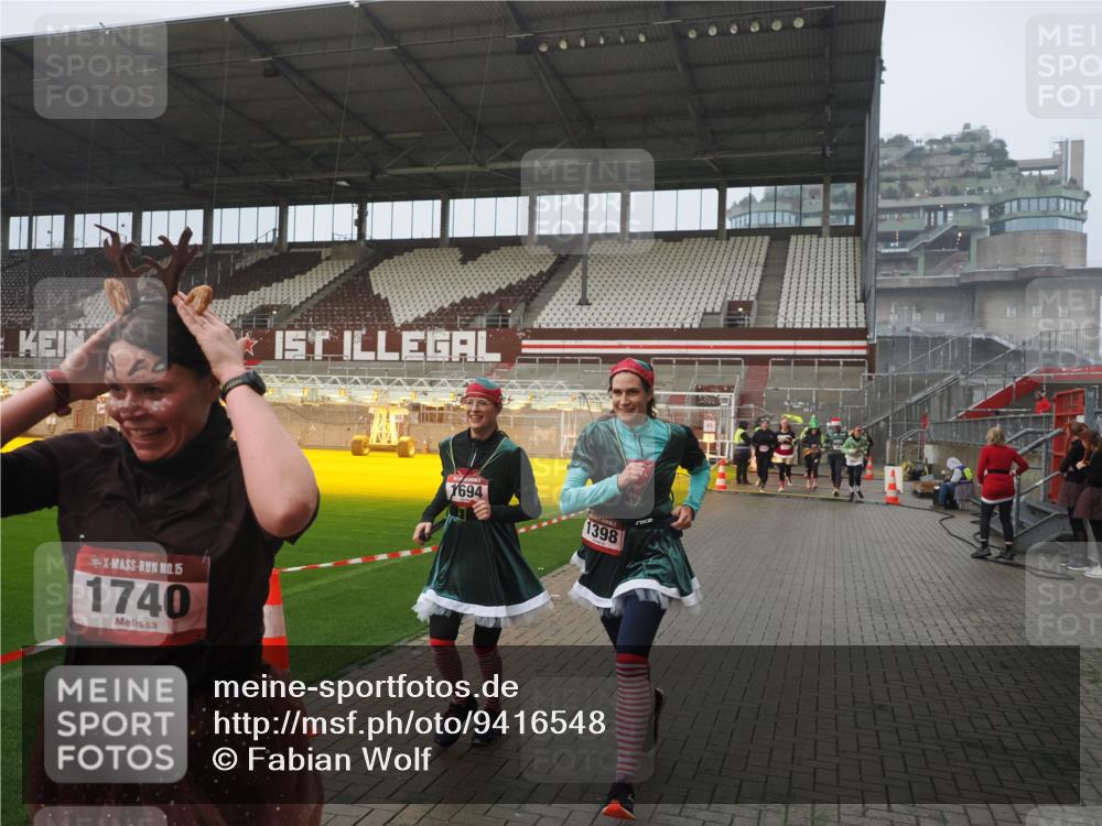 07.12.2025 - St. Pauli X-Mass-Run No. 15 Fabian Wolf http://msf.ph/oto/9416548 07.12.2025 11:10:28 Ziel 30, 31, 42, 49, 53, 134, 980, 1298, 1299, 1398, 1692, 1694, 1697, 1739, 1740, 2371 meine-sportfotos.de