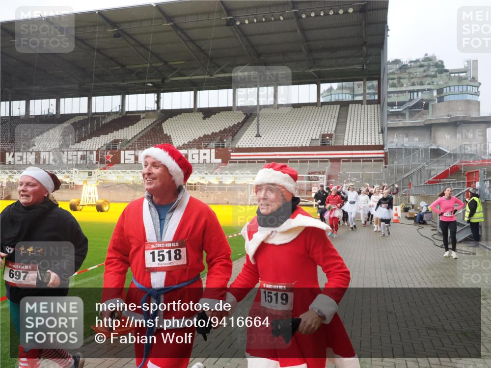07.12.2025 - St. Pauli X-Mass-Run No. 15 Fabian Wolf http://msf.ph/oto/9416664 07.12.2025 11:11:13 Ziel 48, 411, 660, 697, 698, 777, 787, 788, 812, 815, 817, 832, 841, 909, 1145, 1146, 1147, 1518, 1519, 1557, 1565, 1568, 1619, 1707, 2258, 2742, 4801, 4813 meine-sportfotos.de