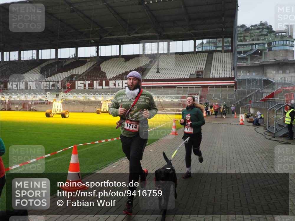 07.12.2025 - St. Pauli X-Mass-Run No. 15 Fabian Wolf http://msf.ph/oto/9416759 07.12.2025 11:11:37 Ziel 171, 182, 190, 1309, 1321, 1589, 1711, 1714, 1767, 1770 meine-sportfotos.de
