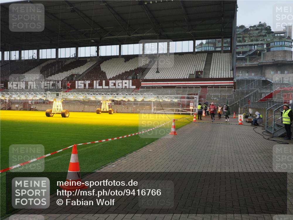 07.12.2025 - St. Pauli X-Mass-Run No. 15 Fabian Wolf http://msf.ph/oto/9416766 07.12.2025 11:11:39 Ziel 689, 690, 1309, 1321, 1589, 1711, 1714, 1767, 1770 meine-sportfotos.de