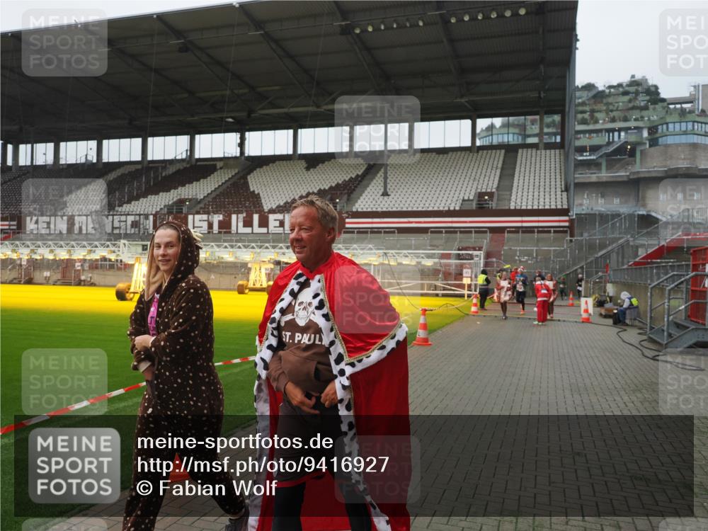07.12.2025 - St. Pauli X-Mass-Run No. 15 Fabian Wolf http://msf.ph/oto/9416927 07.12.2025 11:12:39 Ziel 46, 489, 494, 663, 1142, 1261, 1420, 1422, 1423, 1609, 1610 meine-sportfotos.de