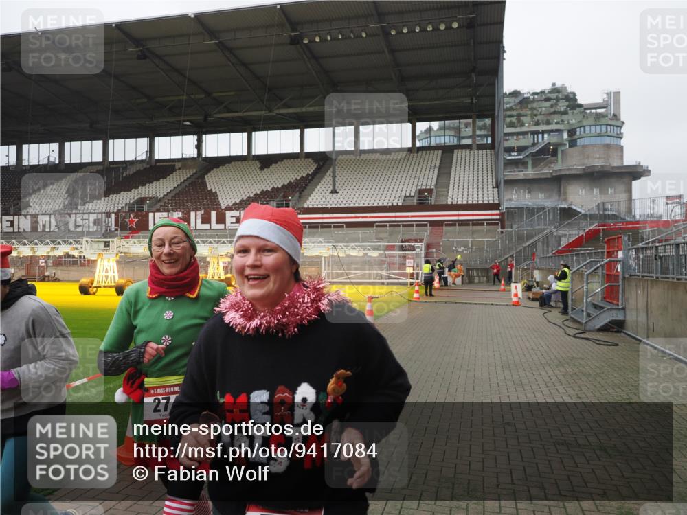 07.12.2025 - St. Pauli X-Mass-Run No. 15 Fabian Wolf http://msf.ph/oto/9417084 07.12.2025 11:14:04 Ziel 274, 375, 425, 475, 708 meine-sportfotos.de