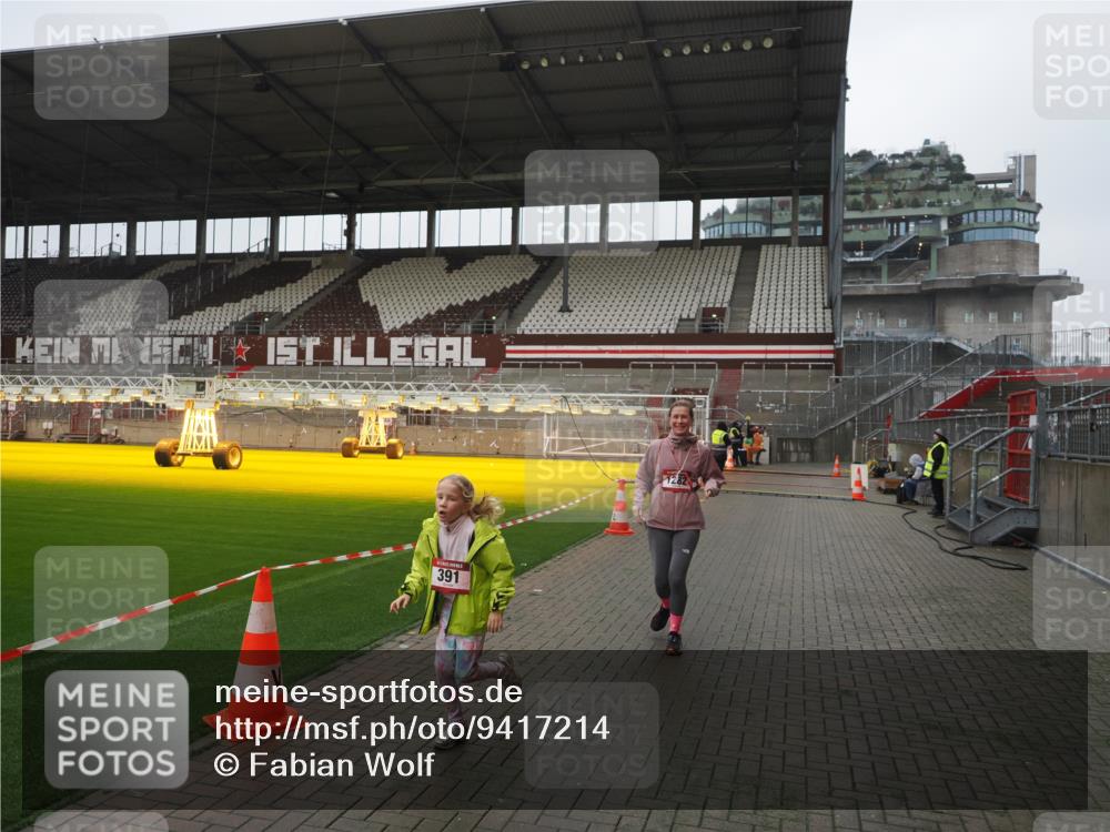 07.12.2025 - St. Pauli X-Mass-Run No. 15 Fabian Wolf http://msf.ph/oto/9417214 07.12.2025 11:15:25 Ziel 391, 1218, 1282, 3133 meine-sportfotos.de