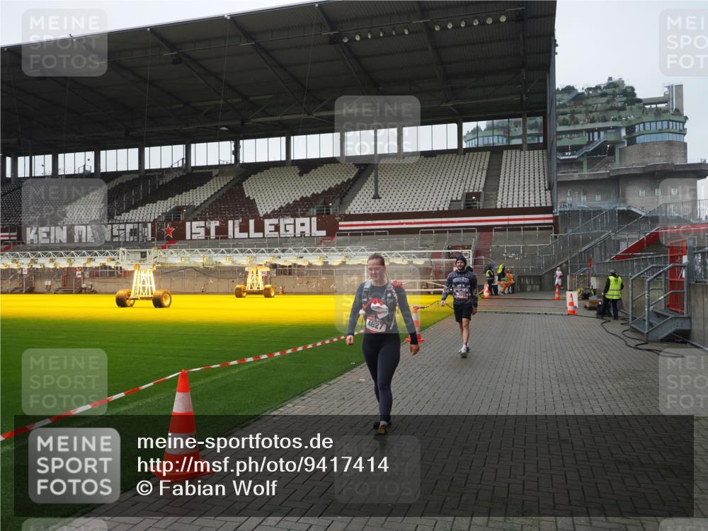 07.12.2025 - St. Pauli X-Mass-Run No. 15 Fabian Wolf http://msf.ph/oto/9417414 07.12.2025 11:17:55 Ziel 2915, 4627 meine-sportfotos.de