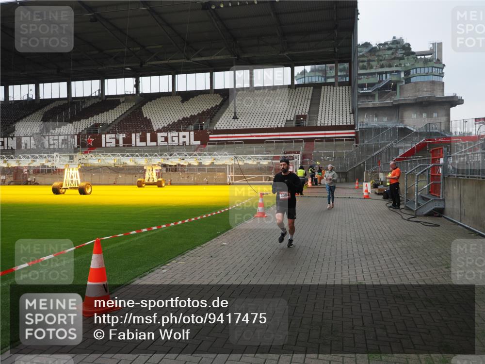 07.12.2025 - St. Pauli X-Mass-Run No. 15 Fabian Wolf http://msf.ph/oto/9417475 07.12.2025 11:18:19 Ziel 1325, 1348, 2045, 3201, 3221, 3304, 3327 meine-sportfotos.de