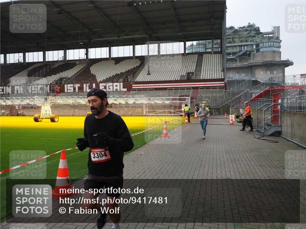 07.12.2025 - St. Pauli X-Mass-Run No. 15 Fabian Wolf http://msf.ph/oto/9417481 07.12.2025 11:18:20 Ziel 1325, 1348, 2045, 3201, 3304, 3327 meine-sportfotos.de