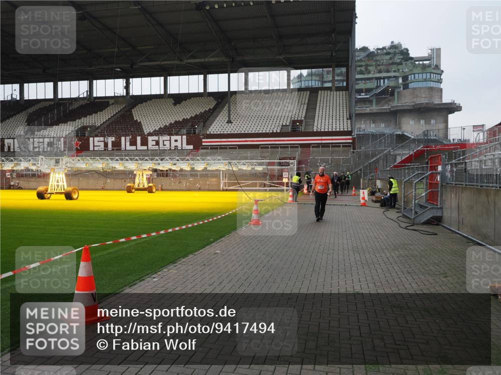07.12.2025 - St. Pauli X-Mass-Run No. 15 Fabian Wolf http://msf.ph/oto/9417494 07.12.2025 11:18:24 Ziel 1348, 2045, 3201, 3304 meine-sportfotos.de