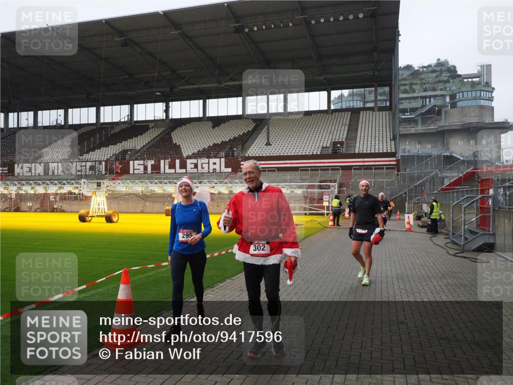 07.12.2025 - St. Pauli X-Mass-Run No. 15 Fabian Wolf http://msf.ph/oto/9417596 07.12.2025 11:19:24 Ziel 295, 302, 797, 2062, 2597, 2788, 3205 meine-sportfotos.de