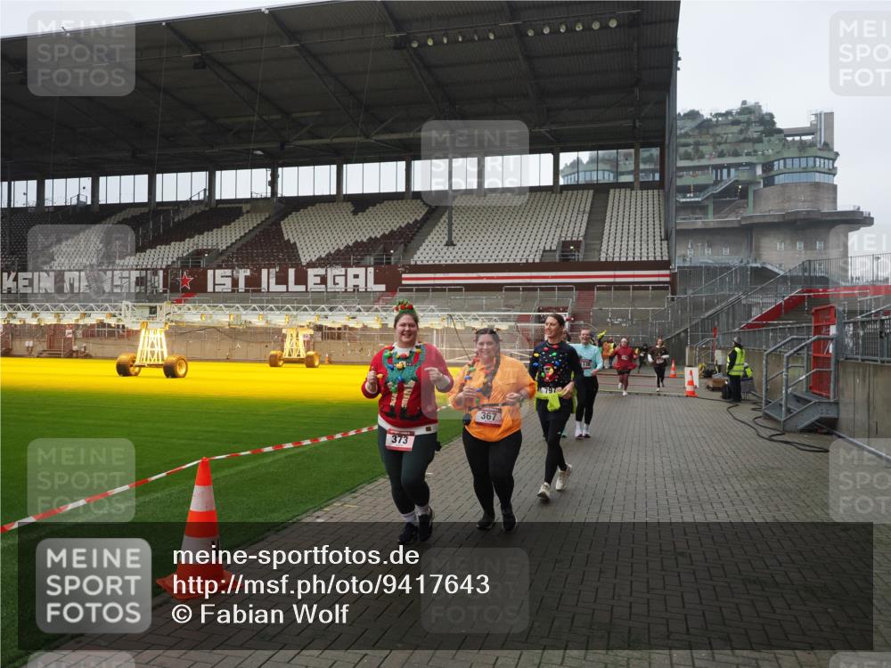 07.12.2025 - St. Pauli X-Mass-Run No. 15 Fabian Wolf http://msf.ph/oto/9417643 07.12.2025 11:19:40 Ziel 367, 373, 797, 1336, 1343, 1563, 2217, 3160 meine-sportfotos.de