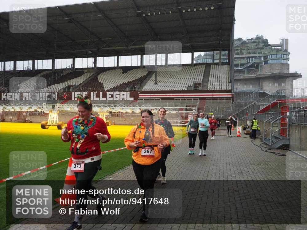 07.12.2025 - St. Pauli X-Mass-Run No. 15 Fabian Wolf http://msf.ph/oto/9417648 07.12.2025 11:19:41 Ziel 367, 373, 797, 1336, 1343, 1563, 2217, 3160 meine-sportfotos.de