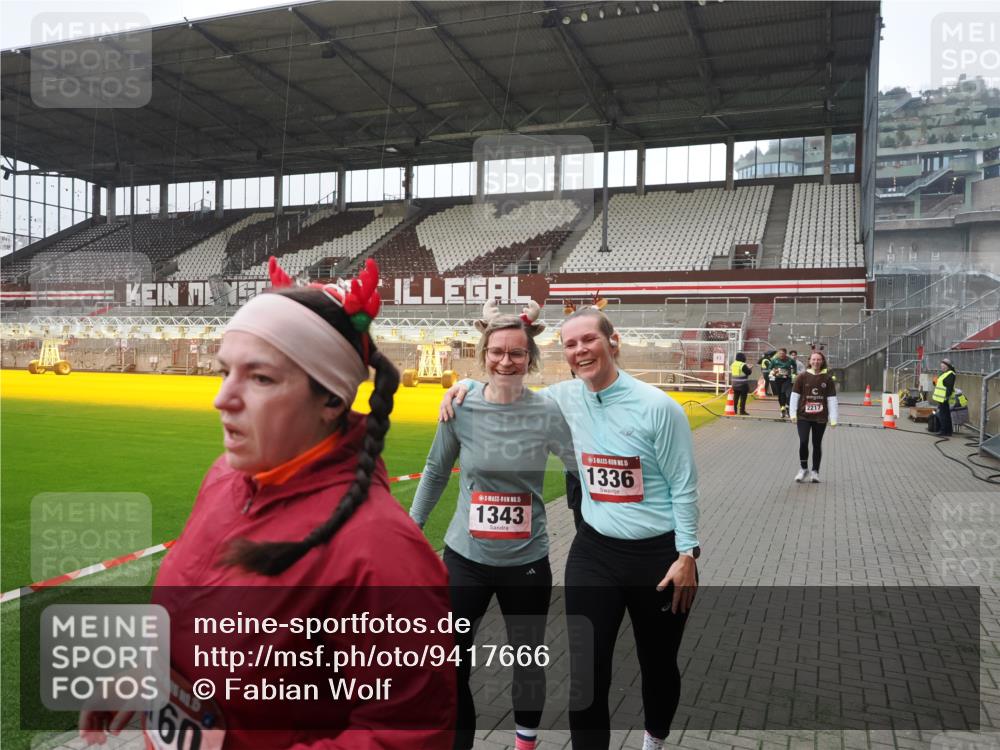 07.12.2025 - St. Pauli X-Mass-Run No. 15 Fabian Wolf http://msf.ph/oto/9417666 07.12.2025 11:19:46 Ziel 367, 373, 1336, 1343, 2217, 2581, 3075, 3160, 3822, 3823 meine-sportfotos.de
