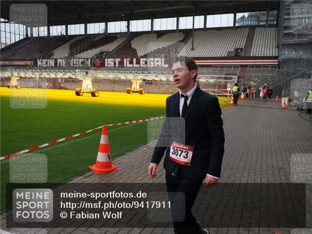 07.12.2025 - St. Pauli X-Mass-Run No. 15 Fabian Wolf http://msf.ph/oto/9417911 07.12.2025 11:21:46 Ziel 1549, 1902, 1939, 2033, 2197 meine-sportfotos.de