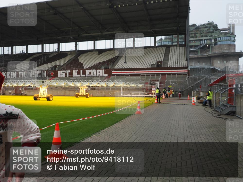 07.12.2025 - St. Pauli X-Mass-Run No. 15 Fabian Wolf http://msf.ph/oto/9418112 07.12.2025 11:23:50 Ziel 593, 2387, 2389, 2409, 3071, 3190, 3191 meine-sportfotos.de