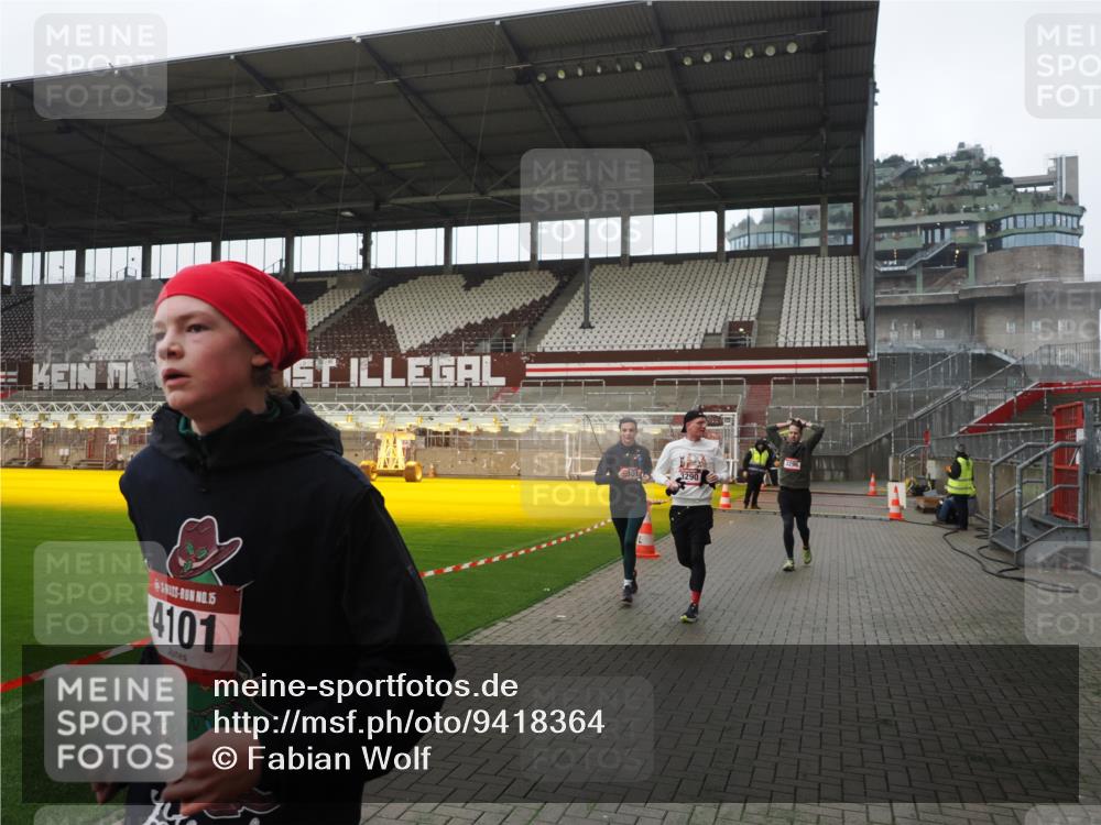 07.12.2025 - St. Pauli X-Mass-Run No. 15 Fabian Wolf http://msf.ph/oto/9418364 07.12.2025 11:25:23 Ziel 1544, 1961, 2151, 2244, 3126, 3290, 3296, 3301, 4101 meine-sportfotos.de