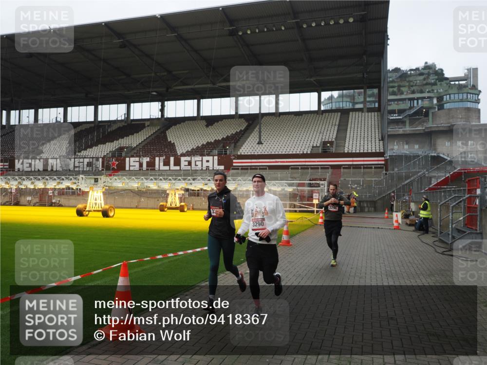 07.12.2025 - St. Pauli X-Mass-Run No. 15 Fabian Wolf http://msf.ph/oto/9418367 07.12.2025 11:25:24 Ziel 1544, 1961, 2244, 3126, 3290, 3296, 3301, 4101 meine-sportfotos.de