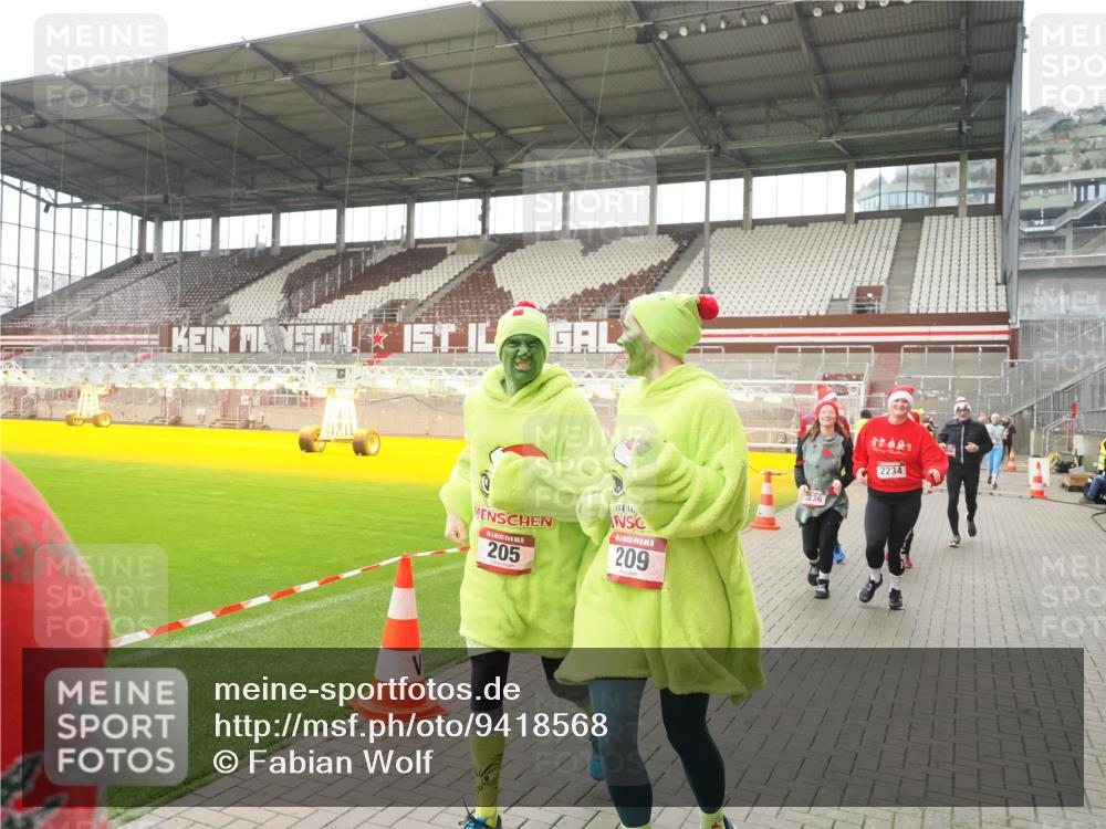 07.12.2025 - St. Pauli X-Mass-Run No. 15 Fabian Wolf http://msf.ph/oto/9418568 07.12.2025 11:26:42 Ziel 205, 209, 2024, 2026, 2175, 2176, 2234, 2236, 2237, 2240, 2748, 2749, 2813, 2942, 4884 meine-sportfotos.de