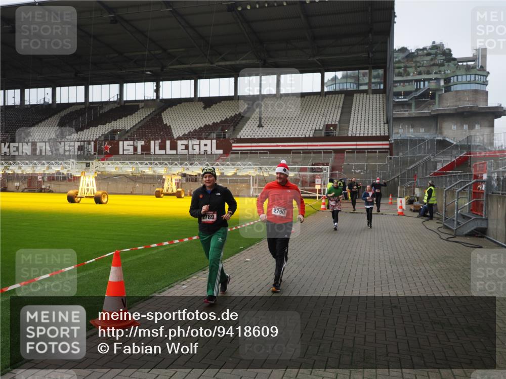 07.12.2025 - St. Pauli X-Mass-Run No. 15 Fabian Wolf http://msf.ph/oto/9418609 07.12.2025 11:26:57 Ziel 1080, 2072, 2175, 2176, 2789, 2790, 2942, 2972, 2979, 3098, 3099, 4884 meine-sportfotos.de