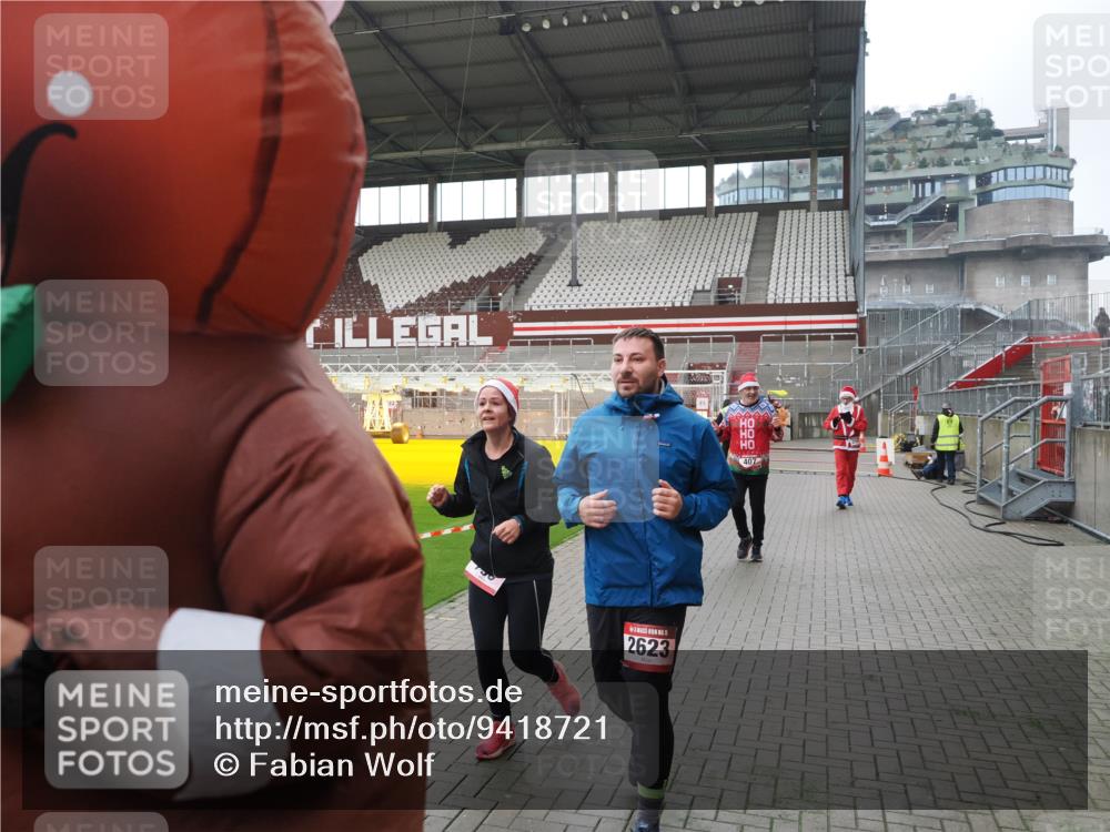 07.12.2025 - St. Pauli X-Mass-Run No. 15 Fabian Wolf http://msf.ph/oto/9418721 07.12.2025 11:27:41 Ziel 407, 534, 776, 790, 2567, 2571, 2572, 2623, 3315 meine-sportfotos.de