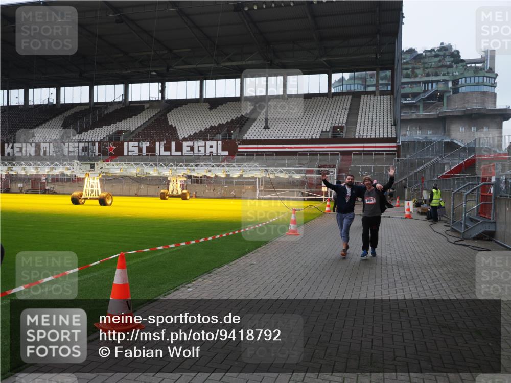 07.12.2025 - St. Pauli X-Mass-Run No. 15 Fabian Wolf http://msf.ph/oto/9418792 07.12.2025 11:28:08 Ziel 1082, 2138, 2139, 2192, 2196, 2655, 2930, 2980, 3027, 3057, 3063, 3074, 4644, 4653, 4655 meine-sportfotos.de