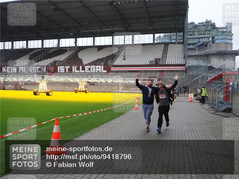 07.12.2025 - St. Pauli X-Mass-Run No. 15 Fabian Wolf http://msf.ph/oto/9418796 07.12.2025 11:28:08 Ziel 1082, 2138, 2139, 2192, 2196, 2655, 2930, 2980, 3027, 3057, 3063, 3074, 4644, 4653, 4655 meine-sportfotos.de