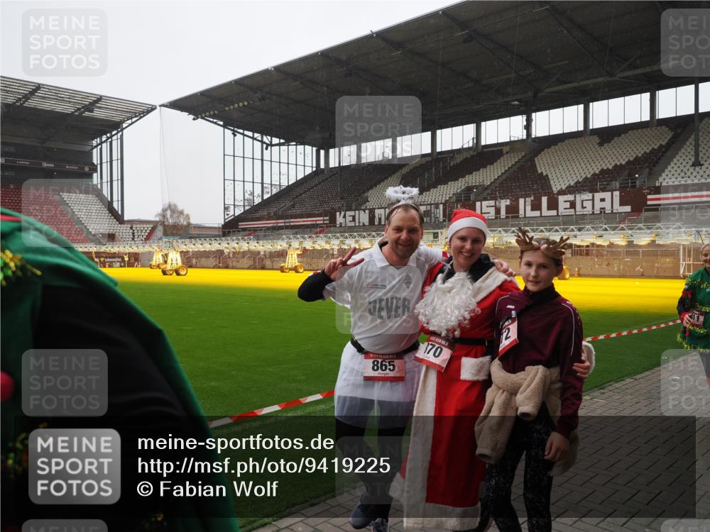 07.12.2025 - St. Pauli X-Mass-Run No. 15 Fabian Wolf http://msf.ph/oto/9419225 07.12.2025 11:30:50 Ziel 487, 539, 554, 579, 581, 848, 865, 870, 872, 2307, 2308, 2311, 2314, 2317, 2319, 2449, 2450, 2871, 3328 meine-sportfotos.de