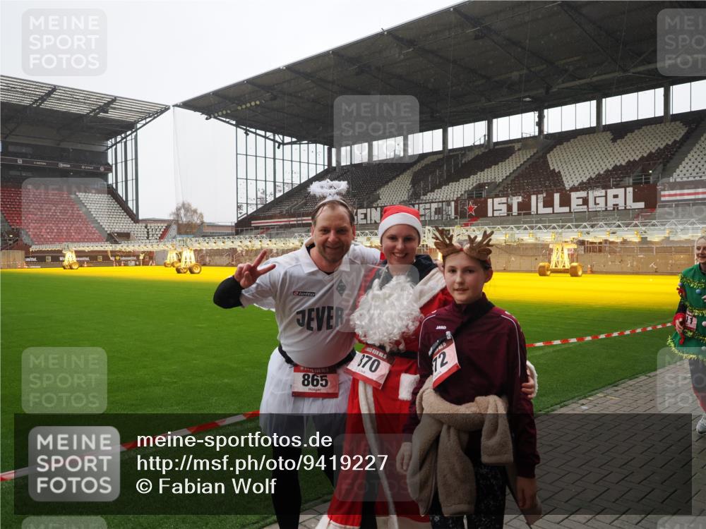 07.12.2025 - St. Pauli X-Mass-Run No. 15 Fabian Wolf http://msf.ph/oto/9419227 07.12.2025 11:30:51 Ziel 487, 539, 554, 579, 581, 848, 865, 870, 872, 2307, 2308, 2311, 2314, 2317, 2319, 2449, 2450, 2871, 3328 meine-sportfotos.de