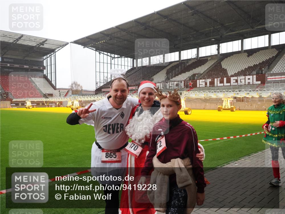 07.12.2025 - St. Pauli X-Mass-Run No. 15 Fabian Wolf http://msf.ph/oto/9419228 07.12.2025 11:30:51 Ziel 487, 539, 554, 579, 581, 848, 865, 870, 872, 2307, 2308, 2311, 2314, 2317, 2319, 2449, 2450, 2871, 3328 meine-sportfotos.de