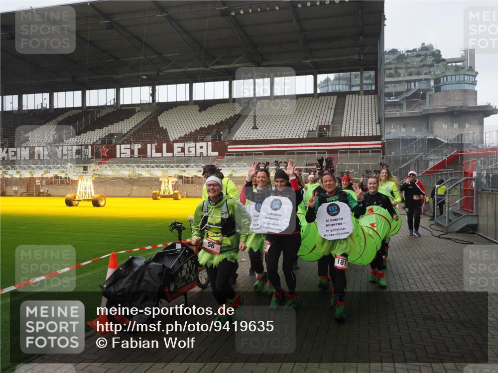 07.12.2025 - St. Pauli X-Mass-Run No. 15 Fabian Wolf http://msf.ph/oto/9419635 07.12.2025 11:33:32 Ziel 56, 62, 72, 73, 85, 94, 103, 110, 142, 181, 260, 340, 349, 354, 378, 1361, 3166, 3169, 3253, 3254, 4649 meine-sportfotos.de