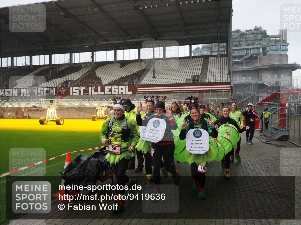 07.12.2025 - St. Pauli X-Mass-Run No. 15 Fabian Wolf http://msf.ph/oto/9419636 07.12.2025 11:33:33 Ziel 56, 62, 72, 73, 85, 94, 103, 110, 142, 181, 260, 340, 349, 354, 378, 1361, 3166, 3169, 3253, 3254, 4649 meine-sportfotos.de