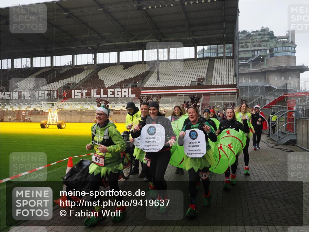 07.12.2025 - St. Pauli X-Mass-Run No. 15 Fabian Wolf http://msf.ph/oto/9419637 07.12.2025 11:33:33 Ziel 56, 62, 72, 73, 85, 94, 103, 110, 142, 181, 260, 340, 349, 354, 378, 1361, 3166, 3169, 3253, 3254, 4649 meine-sportfotos.de