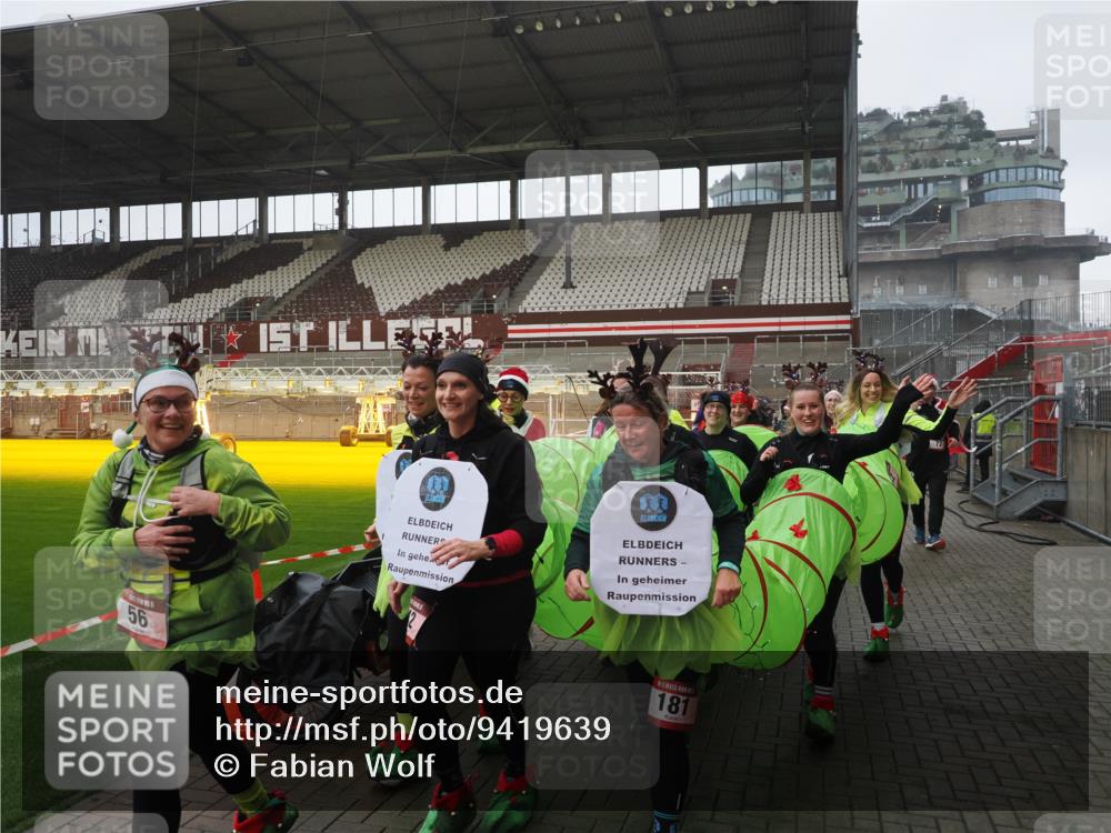 07.12.2025 - St. Pauli X-Mass-Run No. 15 Fabian Wolf http://msf.ph/oto/9419639 07.12.2025 11:33:33 Ziel 56, 62, 72, 73, 85, 94, 103, 110, 142, 181, 260, 340, 349, 354, 378, 1361, 3166, 3169, 3253, 3254, 4649 meine-sportfotos.de