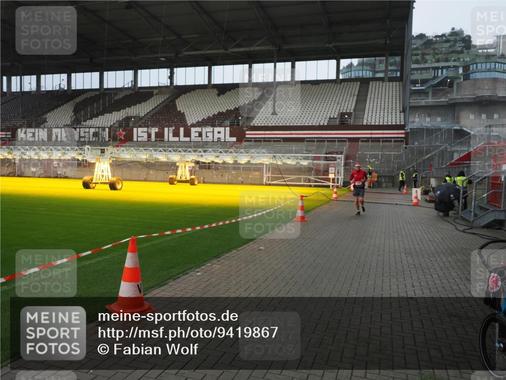 07.12.2025 - St. Pauli X-Mass-Run No. 15 Fabian Wolf http://msf.ph/oto/9419867 07.12.2025 11:35:15 Ziel 240, 2150, 2481, 3005, 3148, 3149 meine-sportfotos.de