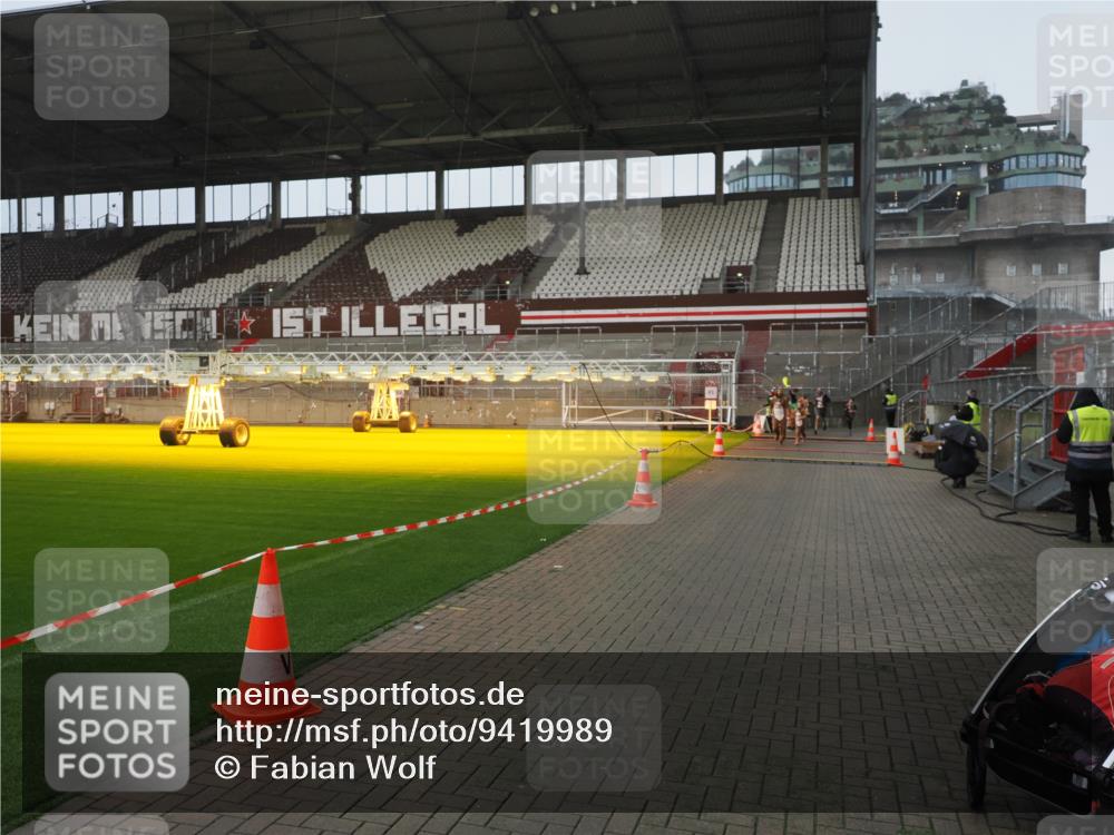 07.12.2025 - St. Pauli X-Mass-Run No. 15 Fabian Wolf http://msf.ph/oto/9419989 07.12.2025 11:35:53 Ziel 1960, 1962, 2902, 2962, 3109, 4816, 4823, 4843 meine-sportfotos.de