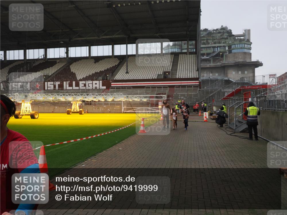 07.12.2025 - St. Pauli X-Mass-Run No. 15 Fabian Wolf http://msf.ph/oto/9419999 07.12.2025 11:35:59 Ziel 311, 728, 1960, 1962, 3109, 4816, 4823 meine-sportfotos.de