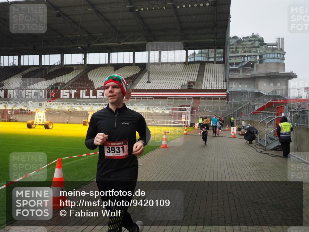 07.12.2025 - St. Pauli X-Mass-Run No. 15 Fabian Wolf http://msf.ph/oto/9420109 07.12.2025 11:37:02 Ziel 484, 991, 1588, 1590, 2004, 2022, 2102, 2279, 2405, 2517, 2686, 2917, 3931 meine-sportfotos.de