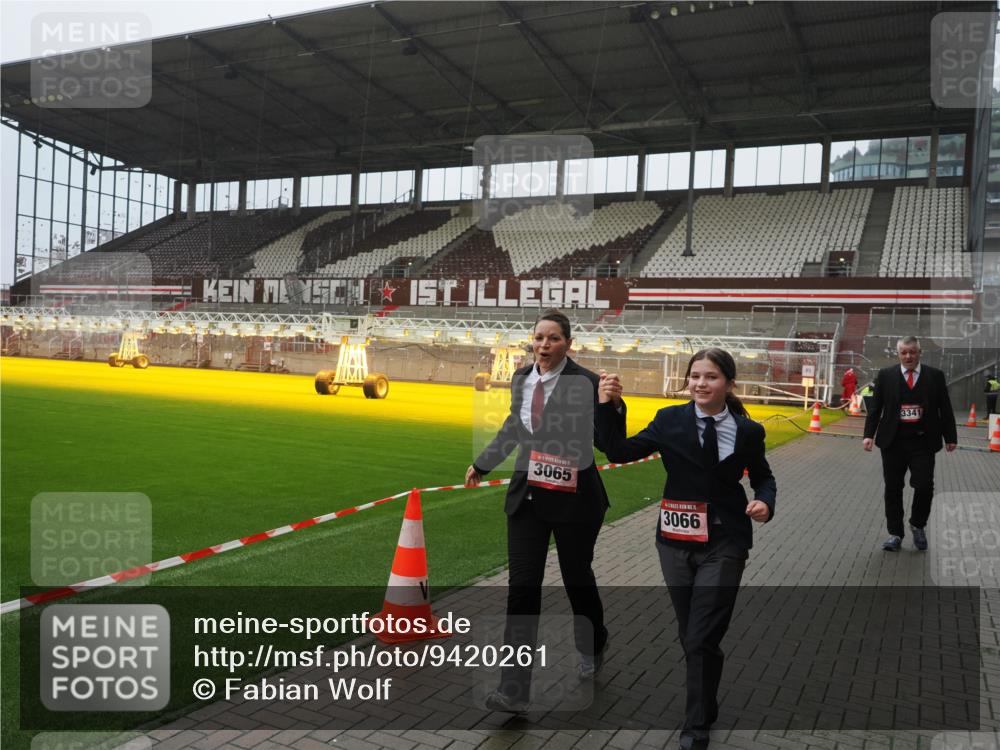 07.12.2025 - St. Pauli X-Mass-Run No. 15 Fabian Wolf http://msf.ph/oto/9420261 07.12.2025 11:38:20 Ziel 2395, 2396, 2715, 3065, 3066, 3341, 3762, 3765 meine-sportfotos.de