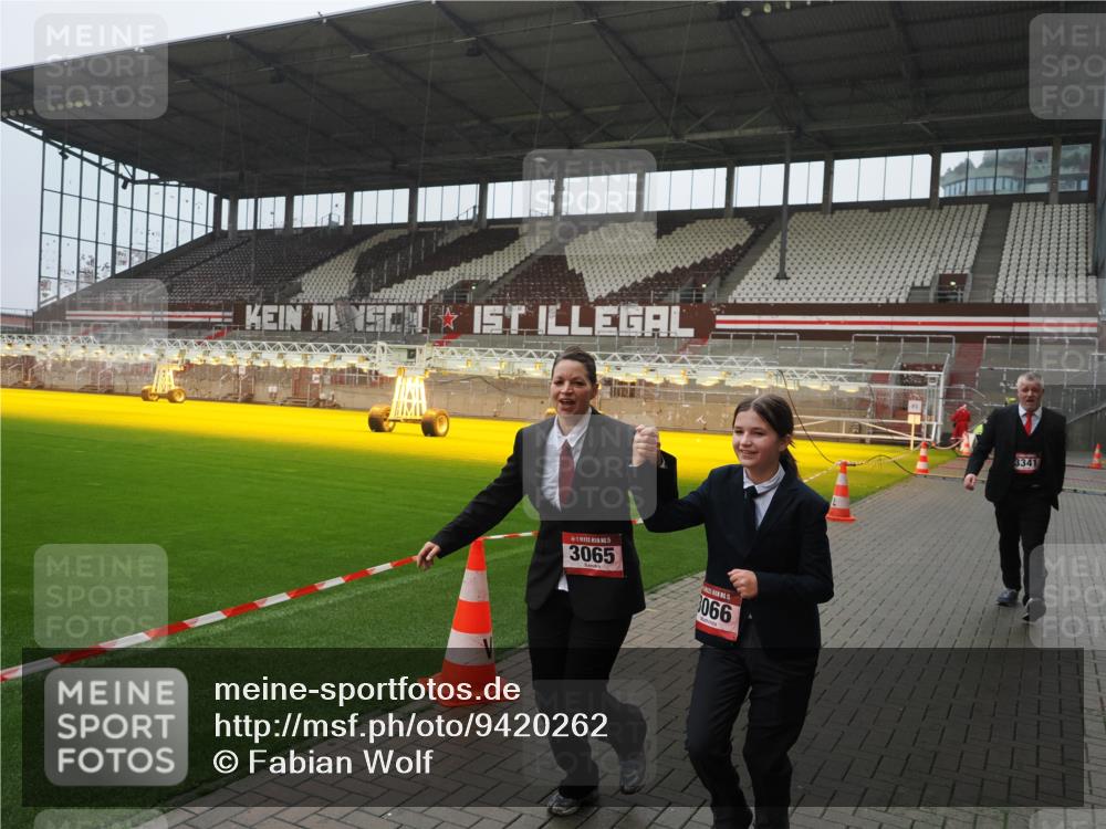 07.12.2025 - St. Pauli X-Mass-Run No. 15 Fabian Wolf http://msf.ph/oto/9420262 07.12.2025 11:38:20 Ziel 2395, 2396, 2715, 3065, 3066, 3341, 3762, 3765 meine-sportfotos.de